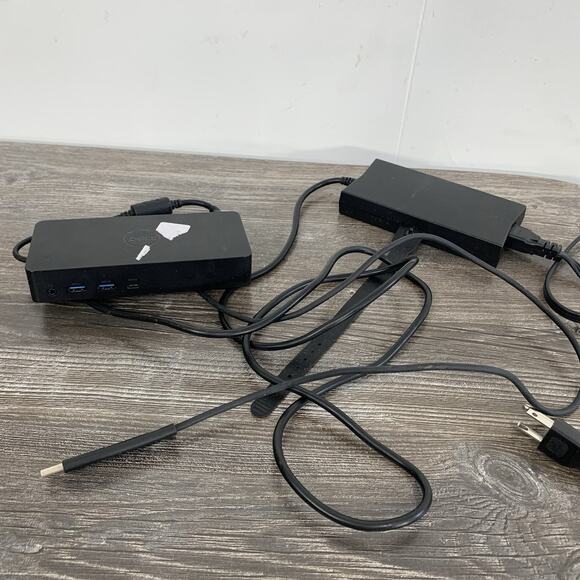 Dell D6000 Universal Docking Station – Black, 130W Power Adapter, USB-C 4K - Picture 1 of 8
